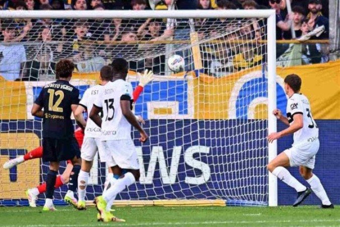 Pellegrino sobe mais alto que a defesa da Juventus para fazer o gol da vitória - (crédito: Alessandro Sabattini/Getty Images) Pellegrino sobe mais alto que a defesa da Juventus para fazer o gol da vitória - (crédito: Alessandro Sabattini/Getty Images)