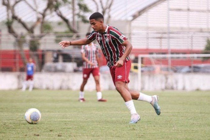 VAGNO - O jovem de 17 anos sofreu na marcação e as principais jogadas do Unión Española foram pelo seu lado do campo. Aos 35 minutos do segundo tempo, saiu para a entrada de Gustavo Cintra. NOTA 3,5 - Foto: Leonardo Brasil/FFC