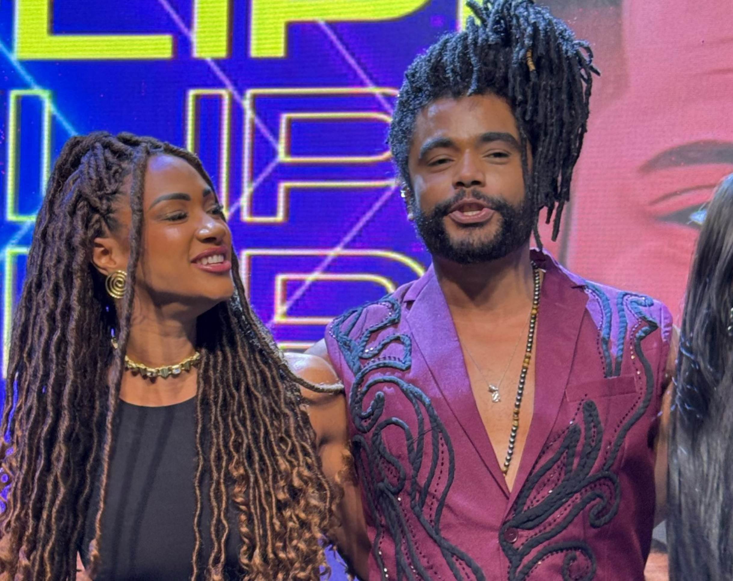 Diogo Almeida e Aline Patriarca disfarçam a noite inteira, mas deixam festa pós-BBB25 juntinhos em carro de app