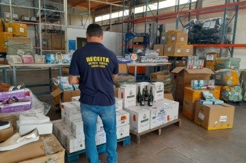 Secretaria de Estado e Economia apreende série de cargas com irregularidades na documentação fiscal -  (crédito: Divulgação/Seec-DF)