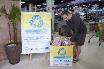 Os itens arrecadados são higienizados, organizados e distribuídos nos brechós solidários, que integram parte do projeto GDF Mais Perto do Cidadão -  (crédito:  Divulgação/Sejus-DF)