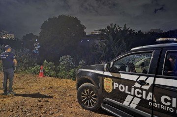 Corpo de mulher é encontrado em estado de decomposição próximo à linha do trem do Guará  -  (crédito: Darcianne Diogo/CB/DA Press)