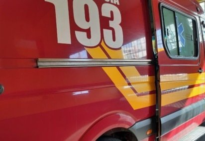 O Corpo de Bombeiros também atua no resgate das vítimas -  (crédito: CBMMG)