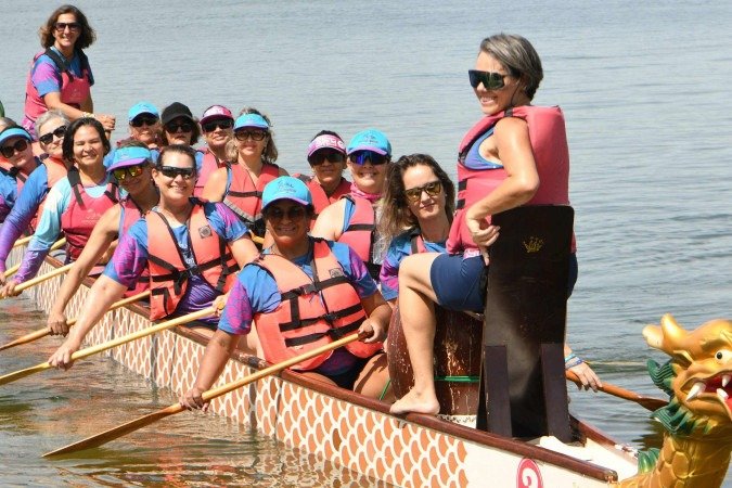  24/04/2025. Ed Alves CB/DA Press. Cidades. Mulheres Sobreviventes do Câncer de Mama, praticam canoagem estilo Dragon Boat. 