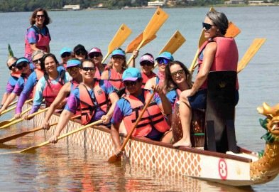 24/04/2025. Ed Alves CB/DA Press. Cidades. Mulheres Sobreviventes do CÃ¢ncer de Mama, praticam canoagem estilo Dragon Boat. 