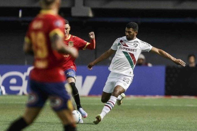 Thiago Santos em ação com a camisa do Fluminense no empate com o Unión Española - (crédito: - Foto: Lucas Merçon/Fluminense) Thiago Santos em ação com a camisa do Fluminense no empate com o Unión Española - (crédito: - Foto: Lucas Merçon/Fluminense)