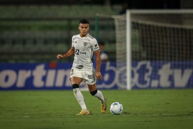 FAUSTO FERA - O volante conseguiu aparecer mais no meio, tentando criar oportunidades e arriscando de fora da área. Entretanto, definitivamente, não estava no melhor dia de sua pontaria. Nota: 5,5 - Foto: Pedro Souza/Atlético-MG