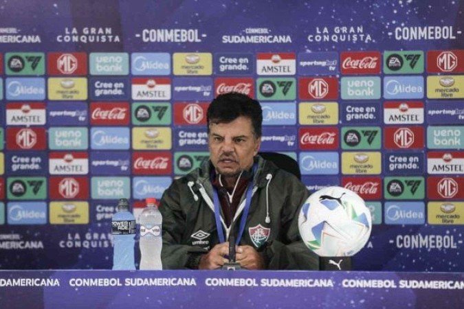 Alexandre Mendes, auxiliar do Fluminense, durante a coletiva de imprensa no Chile - (crédito: - Foto: Lucas Merçon/Fluminense) Alexandre Mendes, auxiliar do Fluminense, durante a coletiva de imprensa no Chile - (crédito: - Foto: Lucas Merçon/Fluminense)