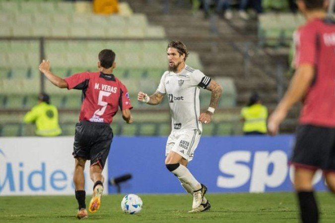 LYANCO - O capitão do Galo fez uma partida abaixo da média. Pendurado logo no começo do jogo, Lyanco errou em alguns lances mais fáceis e também falhou no gol de empate. Nota: 4,5 - Foto: Pedro Souza/Atlético-MG
