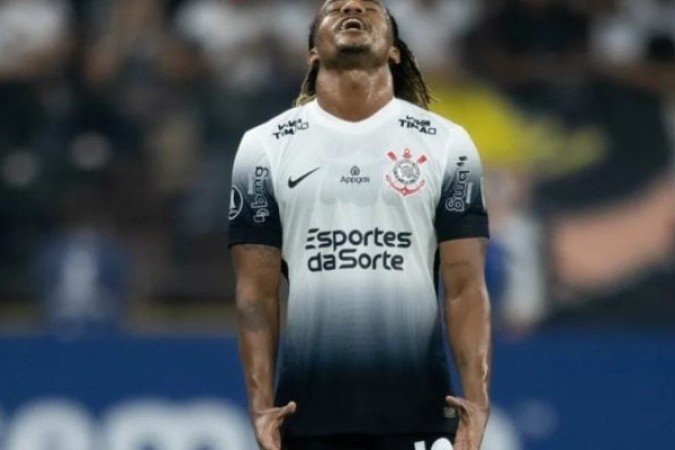 CARRILLO - Teve um papel defensivo muito importante após a expulsão precoce de Félix Torres. Foi bem principalmente na cobertura de Matheuzinho. Já quando teve a bola, conseguiu clarear e proporcionar boas jogadas no ataque. NOTA: 7,0 - Foto: Rodrigo Coca/Agência Corinthians 