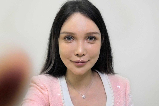 Abby aos 14 anos, antes de fazer sua primeira cirurgia plástica - (crédito: Arquivo pessoal/Abby Wu) Abby aos 14 anos, antes de fazer sua primeira cirurgia plástica - (crédito: Arquivo pessoal/Abby Wu)