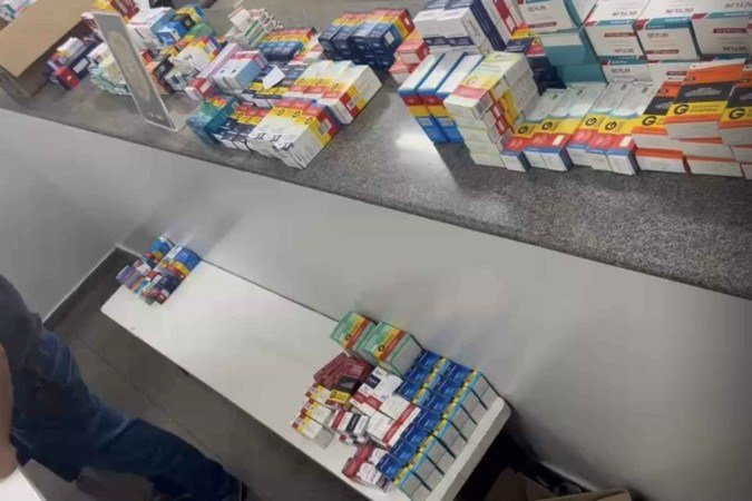 Dono de farmácia é preso por tráfico de medicamentos controlados e falsidade ideológica no Paranoá - (crédito: PCDF/Divulgação) Dono de farmácia é preso por tráfico de medicamentos controlados e falsidade ideológica no Paranoá - (crédito: PCDF/Divulgação)