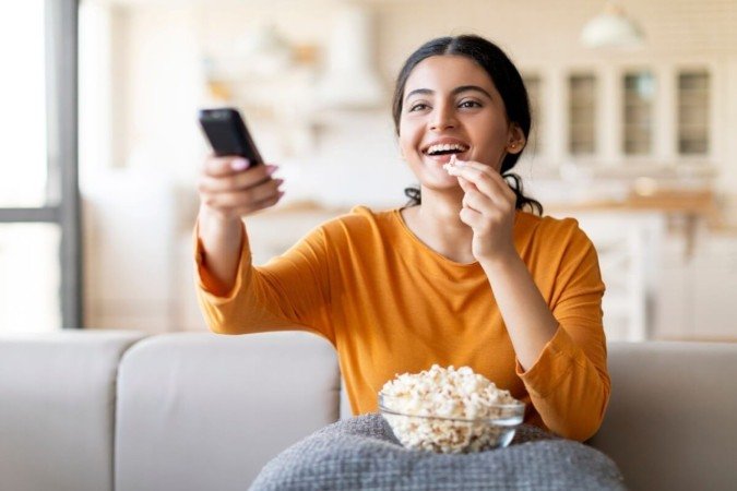 Há diversas opções de realities shows disponíveis nos streamings (Imagem: Prostock-studio | Shutterstock) - (crédito: EdiCase) Há diversas opções de realities shows disponíveis nos streamings (Imagem: Prostock-studio | Shutterstock) - (crédito: EdiCase)