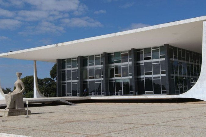 Plenário do STF discutirá decisão do ministro Alexandre de Moraes e decidirá se mantém ou não a prisão do ex-presidente da República Fernando Collor de Mello - (crédito: Fabio Rodrigues Pozzebom / Agencia Brasil) Plenário do STF discutirá decisão do ministro Alexandre de Moraes e decidirá se mantém ou não a prisão do ex-presidente da República Fernando Collor de Mello - (crédito: Fabio Rodrigues Pozzebom / Agencia Brasil)