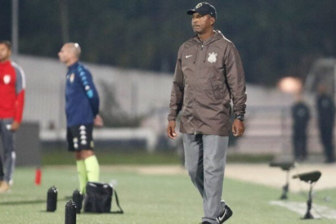 ORLANDO RIBEIRO - O Corinthians não começou bem. Porém, o interino soube reorganizar bem o time. Mesmo em desvantagem numérica, o Timão foi superior ao Racing e venceu com méritos. NOTA: 6,5 - Foto: Rodrigo Coca/Agência Corinthians 