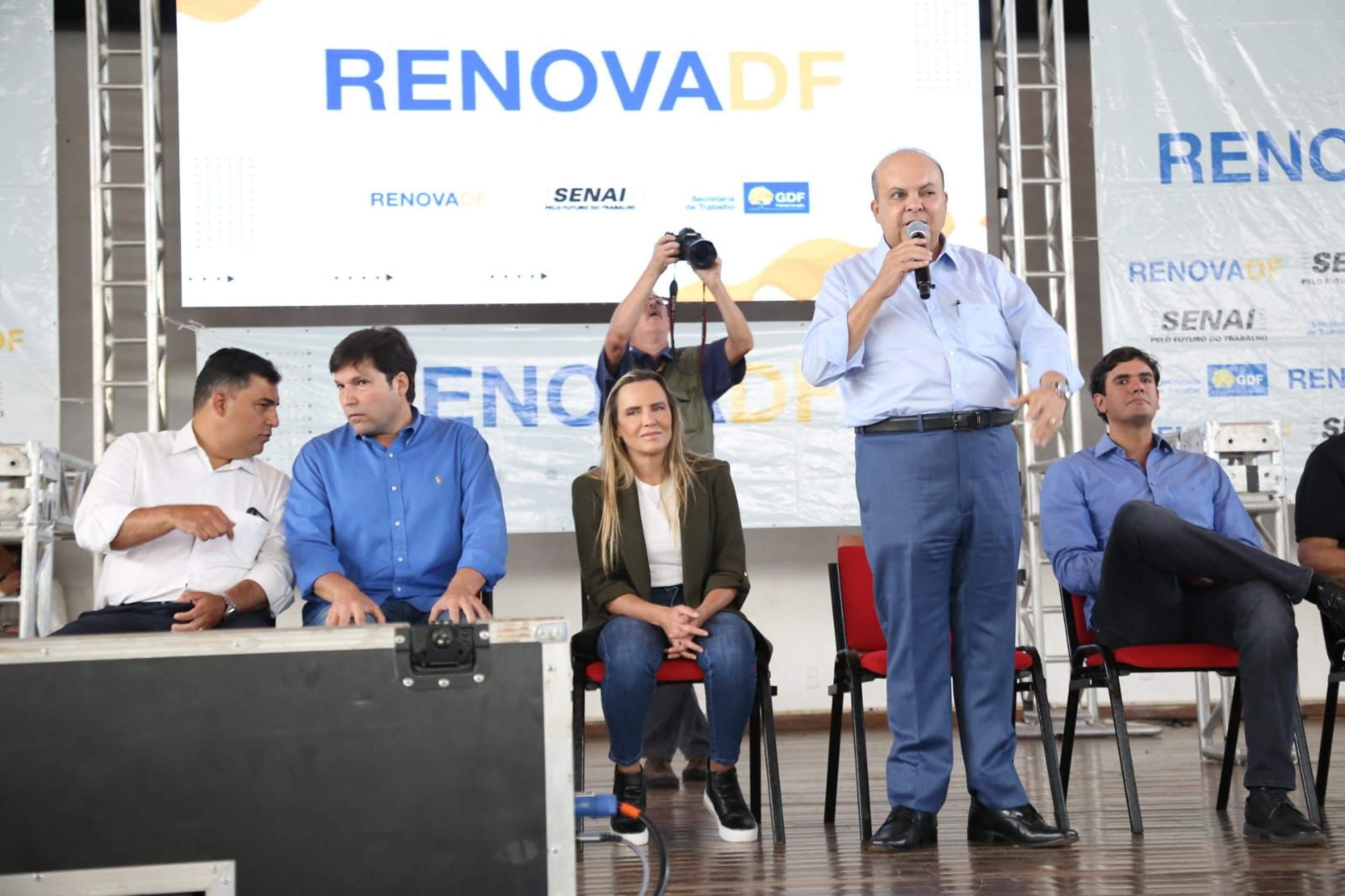 Ibaneis anuncia mais mil vagas para próximo ciclo do programa Renova DF
