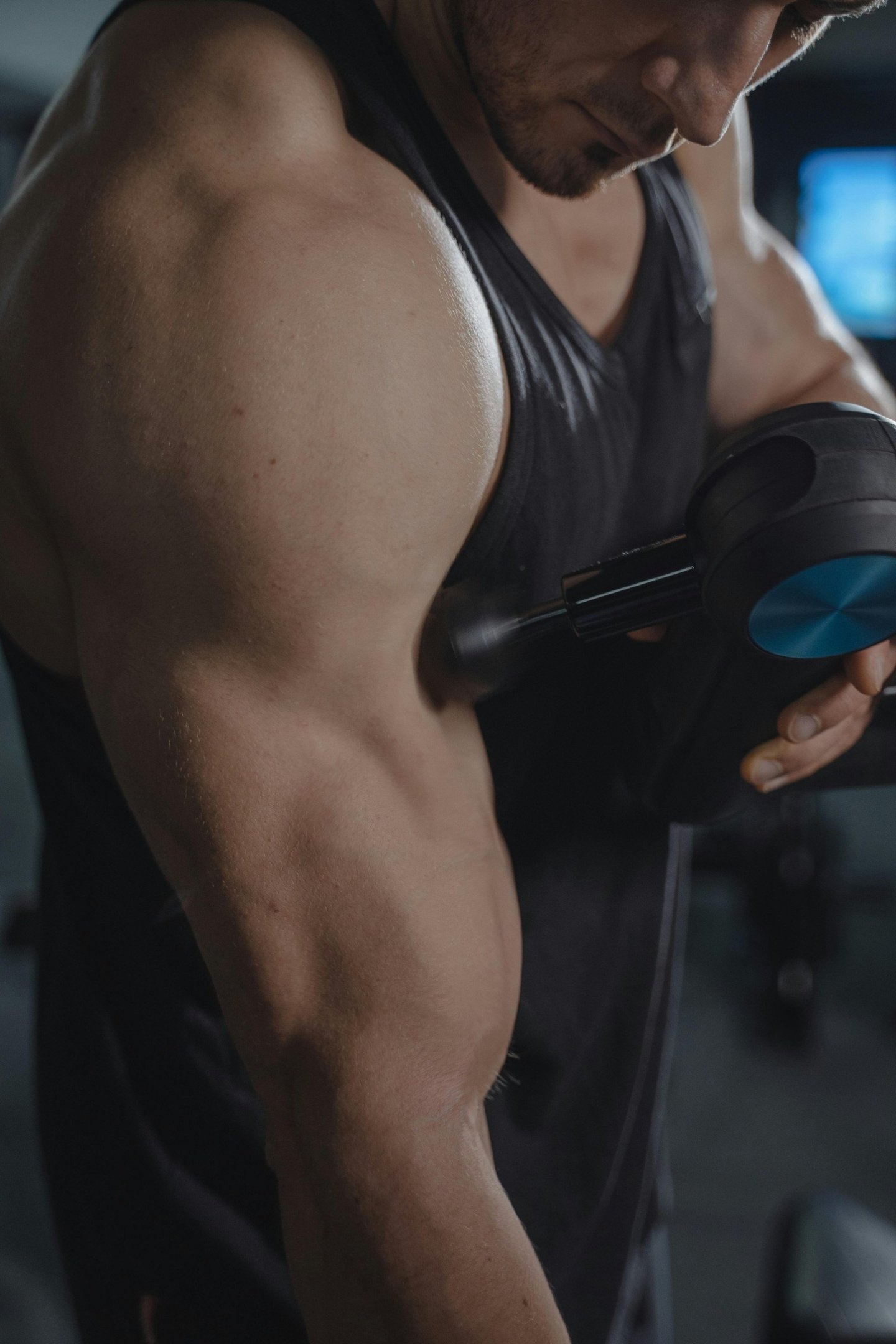 Os melhores exercícios para fortalecer o tríceps em casa