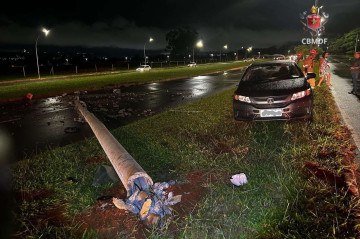 Após a atuação inicial do Corpo de Bombeiros, o local ficou sob a responsabilidade do Departamento de Trânsito (DETRAN-DF) -  (crédito: Divulgação/CBMDF)