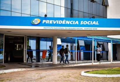 A medida, segundo a Controladoria-Geral da União (CGU), começa a valer nos contracheques de maio. -  (crédito: Divulgação/INSS) -A medida, segundo a Controladoria-Geral da União (CGU), começa a valer nos contracheques de maio. -  (crédito: Divulgação/INSS)