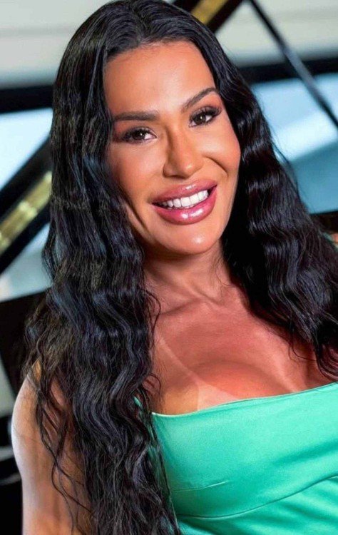 Gracyanne Barbosa curte post sob prisão de namorada do Belo -  (crédito: Reprodução Instagram)
