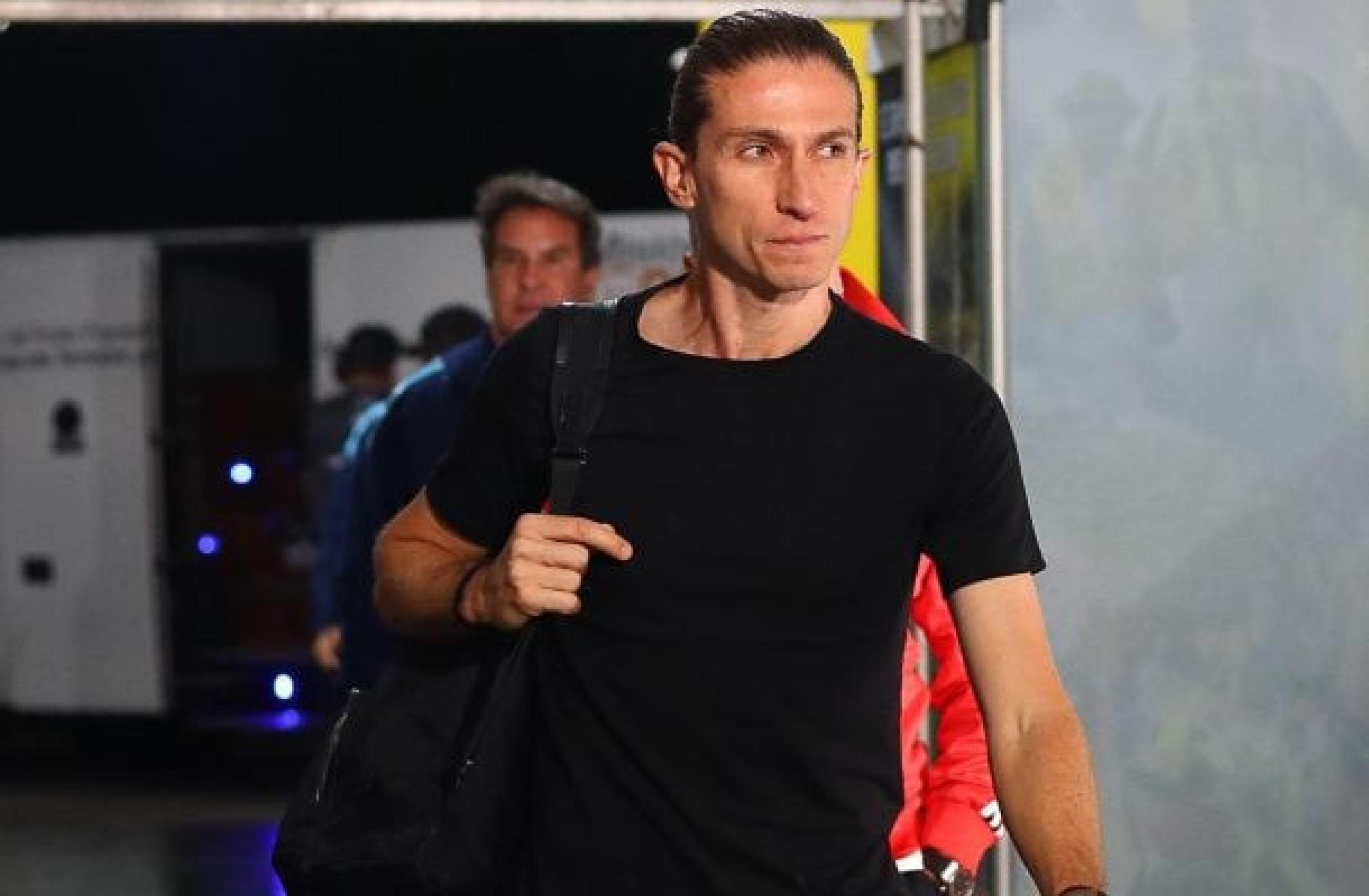 Filipe Luís reencontra o Corinthians, adversário da estreia como técnico do Flamengo