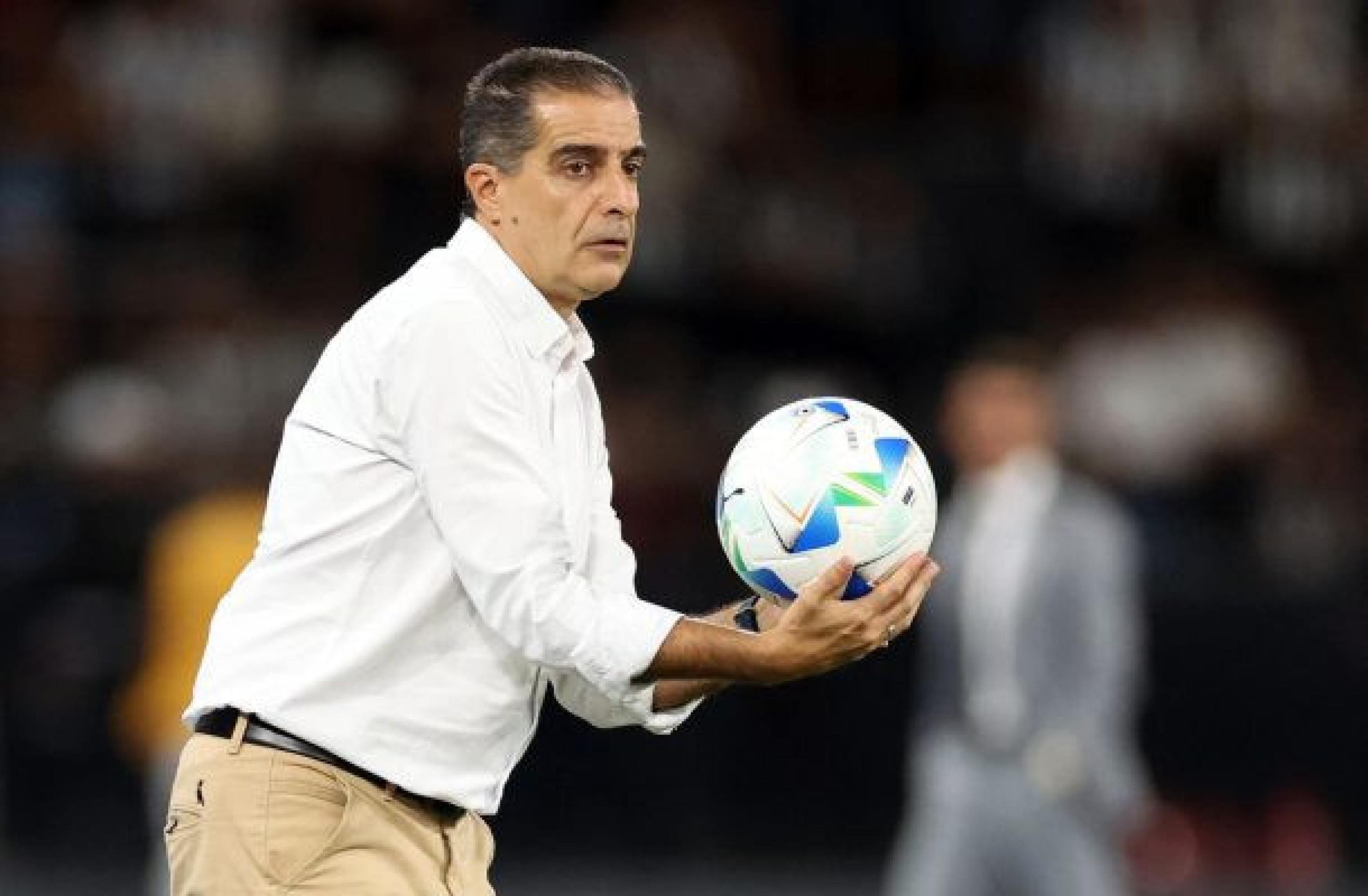 Paiva tem o pior aproveitamento nos oito primeiros jogos pelo Botafogo na Era SAF