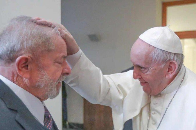 'Quero manifestar-lhe minha proximidade espiritual e lhe encorajar pedindo para não desanimar e continuar acreditando em Deus', escreveu o papa a Lula - (crédito: Divulgação/PT) 'Quero manifestar-lhe minha proximidade espiritual e lhe encorajar pedindo para não desanimar e continuar acreditando em Deus', escreveu o papa a Lula - (crédito: Divulgação/PT)