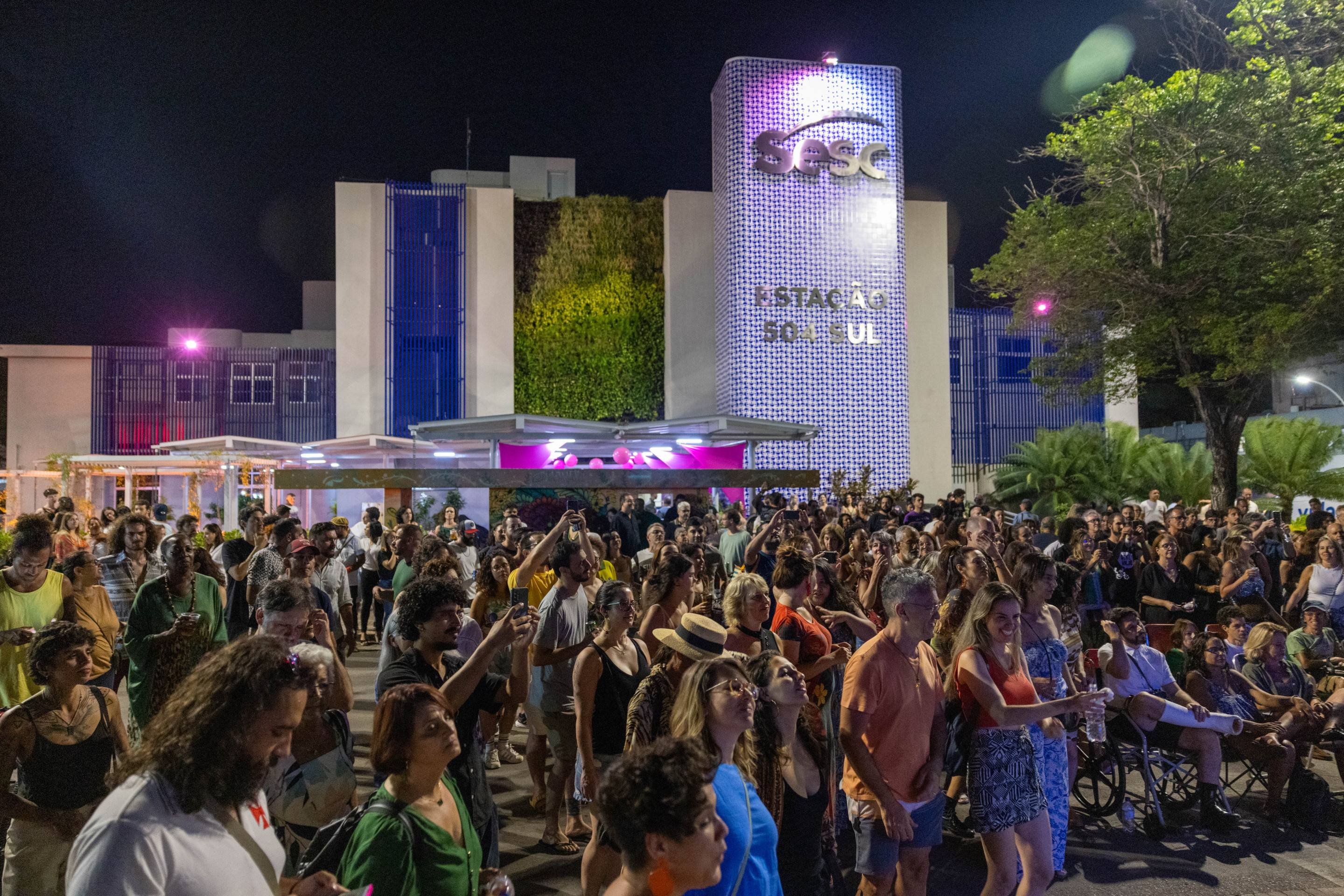 Sesc+w3 retorna com shows gratuitos em edição carnavalesca Sesc+w3 retorna com shows gratuitos em edição carnavalesca