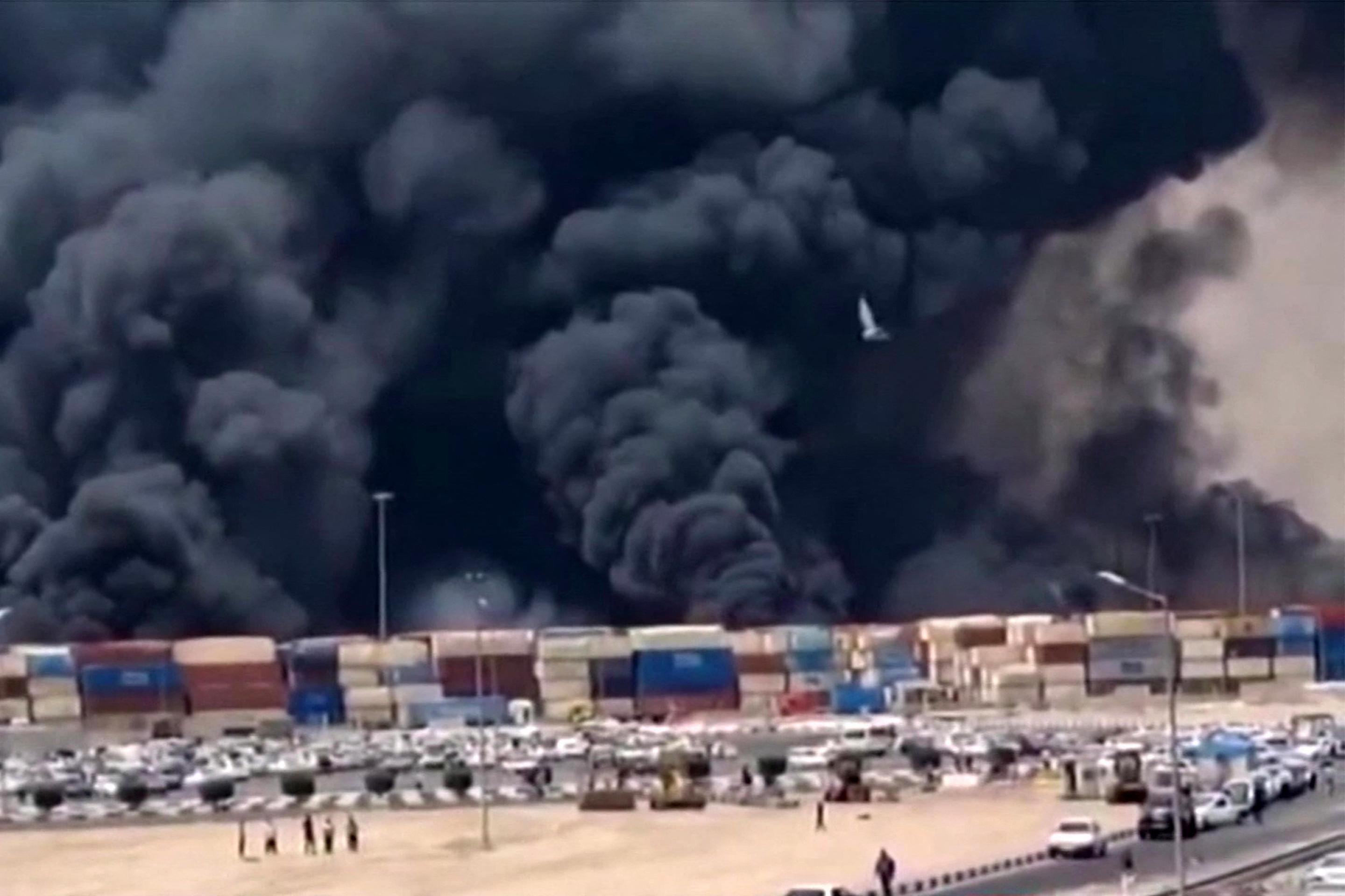 Vídeo: explosão gigantesca deixa 750 feridos e oito mortos no Irã