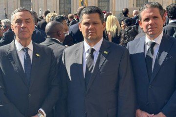 Alcolumbre compôs a comitiva oficial brasileira ao lado do presidente da República, Luiz Inácio Lula da Silva, do presidente da Câmara dos Deputados, Hugo Motta, e do presidente do Supremo Tribunal Federal, Luís Roberto Barroso. -  (crédito: Assessoria de Imprensa Presidência do Senado)