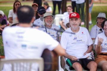 Caminhada para comemorar os 20 anos da Associa&ccedil;&atilde;o Parkinson Bras&iacute;lia (APB) e conscientizar a sociedade sobre a doen&ccedil;a neurodegenerativa -  (crédito:  Luiz Nova/Especial para o CB)