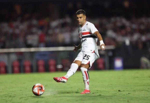 ALISSON - ResponsÃ¡vel pela criaÃ§Ã£o no meio de campo do SÃ£o Paulo, nÃ£o estava inspirado, mas teve bolas de qualidade pela entrada da Ã¡rea. Saiu aos 29 minutos do segundo tempo para entrada do Marcos AntÃŽnio. Nota: 6,5- Foto: aulo Pinto / SÃ£o Paulo FC