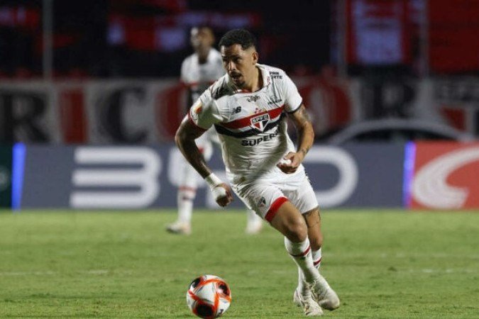 LUCIANO - Teve oportunidade de marcar de cabeça e outra cara a cara com Fernando Miguel, mas perdeu ambas as chances. De resto, uma partida apagada e com muitos erros do atacante. Saiu aos 44 minutos do segundo tempo para entrada do Alan Franco. Nota: 5,0 - Foto: Rubens Chiri /São Paulo