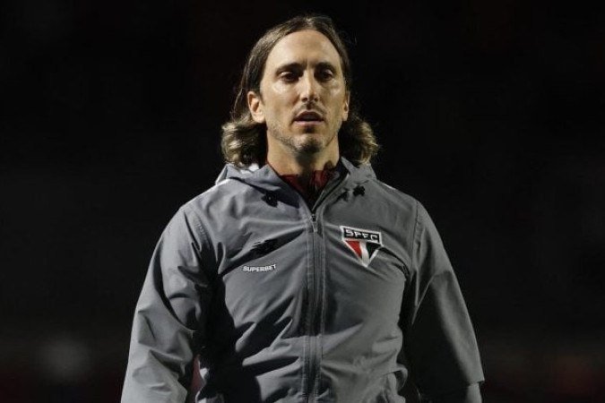 TÃ?CNICO LUIS ZULBEDÃA - Poupou titulares e acertou na escalaÃ§Ã£o de Lucas Ferreira e tambÃ©m Ryan Francisco, que conseguiu estrear como titular com gol. No entanto, as alteraÃ§Ãµes ao longo do segundo tempo nÃ£o surtiram efeito. Nota: 6,5 - Foto: Rubens Chiri/SÃ£o Paulo