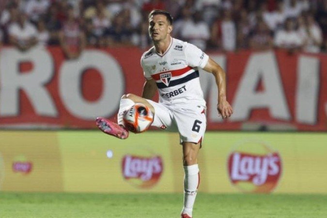 CÉDRIC - Entrou no intervalo no lugar do Ferreirinha. Errou passes e jogadas e caiu a produção que vinha tendo o Ferreirinha- Nota: 5,5  - Foto: Divulgação/São Paulo