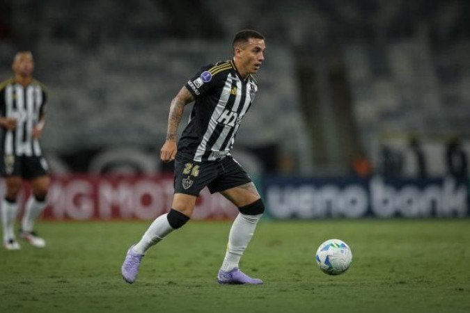 SARAVIA  - Substituiu Natanael, que estava perdendo disputas contra os atacantes, por cansaço. Fazia papel correto até não perceber a infiltração de Reinaldo no lance do gol de empate do Mirassol. NOTA 5,0  - Foto: Pedro Souza / Atlético