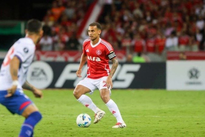  ALAN PATRICK – Sobra na turma. Mesmo marcado em cima, deu dribles inteligentes e assistências qualificadas. Três dos escanteios que cobrou viraram assistências para gols de cabeça de Vitor Gabriel (dois) e Borré. NOTA: 8,5 Foto: Ricardo Duarte/Internacional