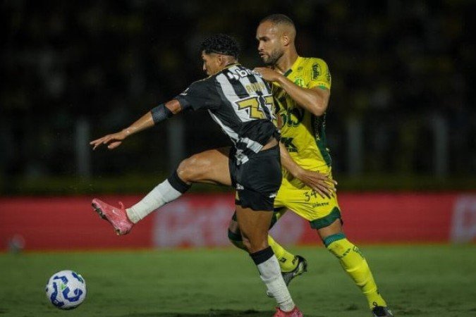 RONY   - Apesar de pouco eficiente no primeiro tempo, mostrou a sua letalidade ao receber bem colocado o passe de Hulk para empatar o jogo. Ele ainda sofreu o pênalti que Hulk cobrou e marcou o segundo gol - NOTA 7,0 -Foto: Pedro Souza / Atlético