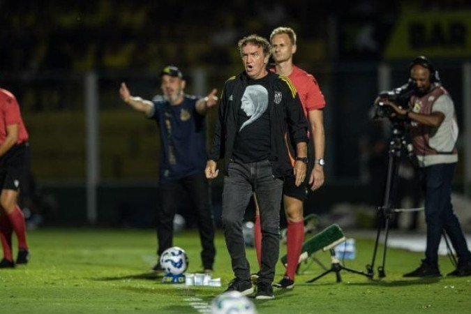 TÉCNICO: CUCA  - Seu time não mandou bem, mas teve atitude e buscou a virada, quase ganhando o jogo. Mas a zaga mostrou insegurança e o meio de campo criou abaixo da expectativa. Ao menos as substituições surtiram efeito.  NOTA  6,0. Foto: Pedro Souza / Atlético