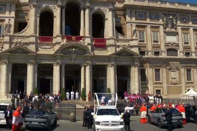 A homenagem reflete a dedicação do papa em estar sempre próximo aos que mais necessitam, como os grupos minoritários - (crédito: Reprodução/Vaticano) A homenagem reflete a dedicação do papa em estar sempre próximo aos que mais necessitam, como os grupos minoritários - (crédito: Reprodução/Vaticano)