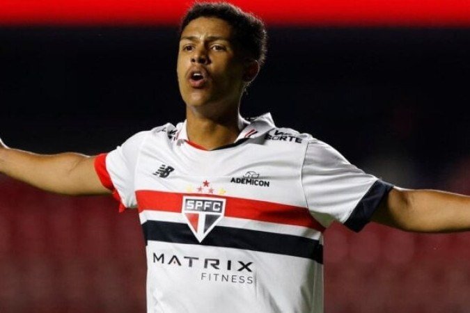 RYAN FRANCISCO - No seu primeiro jogo como titular, apesar de muito acionado no ataque, estava discreto, mas marcou o gol de empate no fim do primeiro tempo e finalizou mais depois do intervalo. Saiu aos 14 do segundo tempo para entrada do André Silva. Nota: 7,5 - Foto: Rubens Chiri /São Paulo