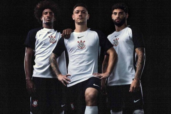 Novo uniforme do Corinthians tem homenagem ao título do Mundial de 2000 - (crédito: - Foto: Evander Portilho / Corinthians) Novo uniforme do Corinthians tem homenagem ao título do Mundial de 2000 - (crédito: - Foto: Evander Portilho / Corinthians)