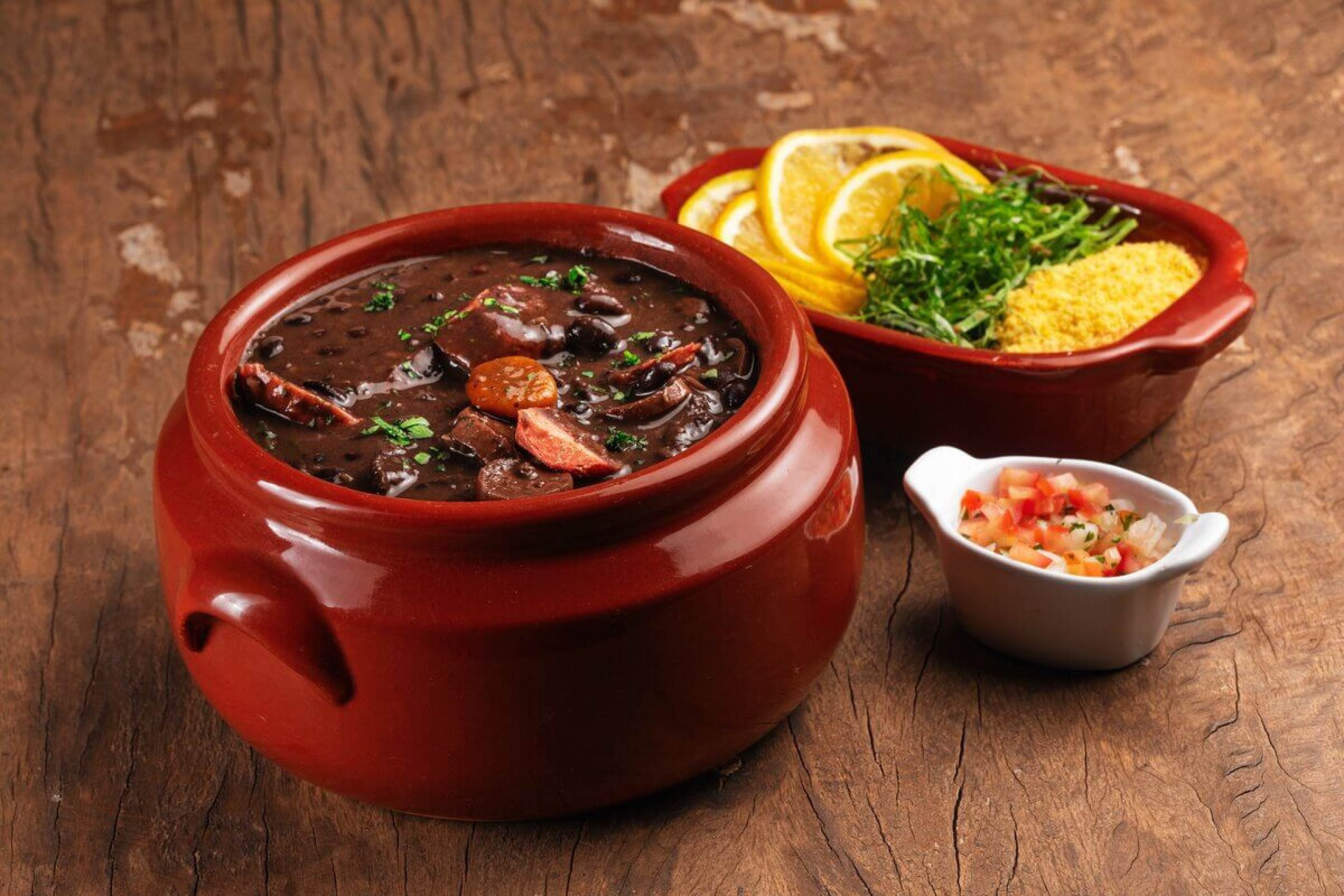 5 receitas de feijoada vegana para os dias frios