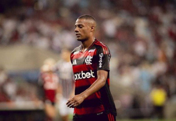 DE LA CRUZ – Sua melhor partida na temporada. Ótimo na marcação, muito bem na troca de passes e foi a pressão sua em cima de Hugo que resultou no erro de passe que Pedro aproveitou. NOTA 7,5