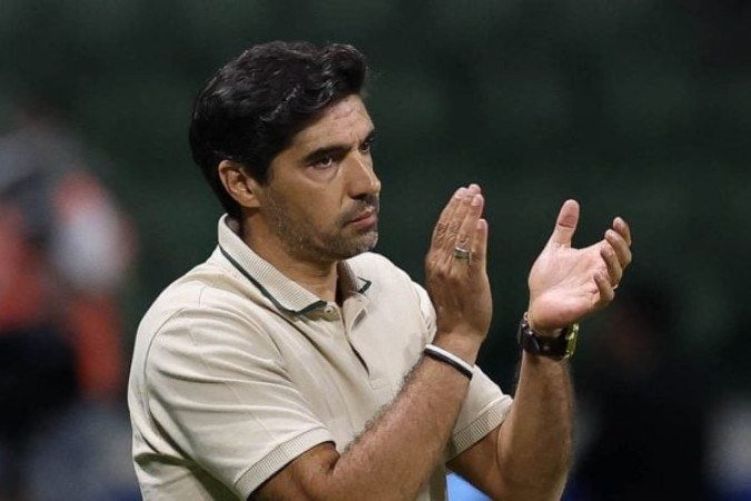 TÉCNICO: ABEL FERREIRA - Preservou o trio Estêvão-Roque-Paulinho e o mandou a campo no segundo tempo. O Palmeiras passou a criar mais, porém, pecou no último terço. Na defesa, o time apresentou alguns problemas de posicionamento - NOTA: 5,5 - Foto: Cesar Greco/Palmeiras