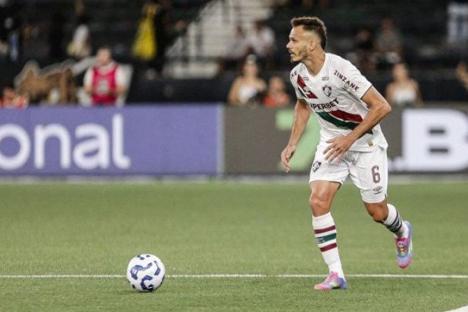 RENÃ? - Partida apagada. Na defesa, teve muita dificuldade com Igor Jesus, Matheus Martins e Vitinho, deixando espaÃ§os que permitiram ao Botafogo criar muitas oportunidades. No segundo tempo, com o Botafogo cadenciando mais o jogo, teve um respiro maior, mas, no geral, seu desempenho foi ruim. NOTA 4,5. Foto: Marcelo GonÃ§alves/Fluminense 