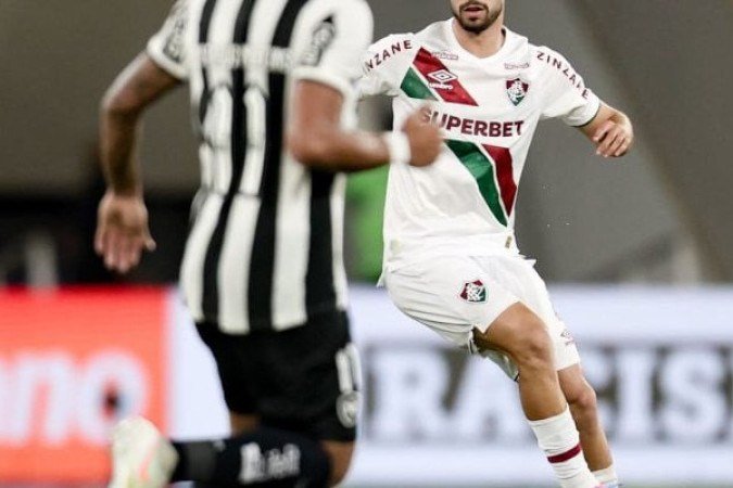 MARTINELLI - Mais preso na marcação no primeiro tempo, no segundo tempo passou a buscar mais a bola perto da defesa para iniciar as jogadas, e isso melhorou o comportamento do time. Foi o mais regular da equipe até a saída, aos 36 do segundo tempo, para a entrada de Paulo Baya. NOTA 7,0.  - Foto: Marcelo Gonçalves/Fluminense 