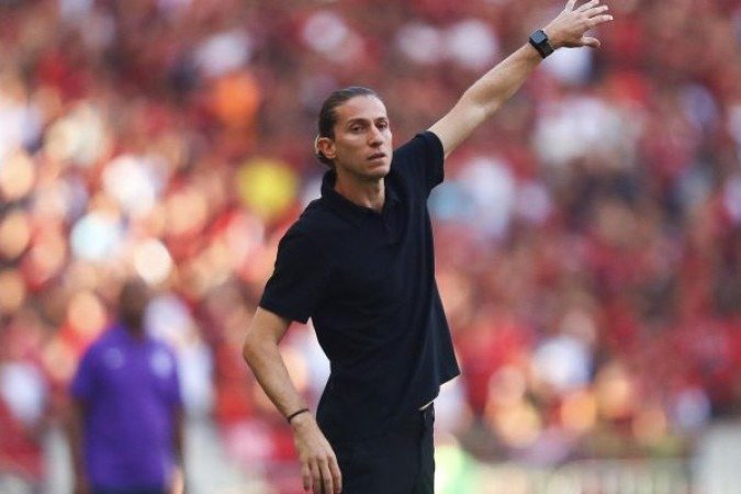 TÉCNICO: TÉCNICO: FILIPE LUÍS – Montou o ataque com Pedro e Cebolinha e priorizou a marcação alta. Tirando um breve momento de cerca de dez minutos na metade do primeiro tempo, a estratégia foi impecável, com o Fla abrindo 3 a 0 e quase fazendo outros três gols. Fez o time manter a pegada no segundo tempo para ratificar a goleada. NOTA 8,0. Foto:  Gilvan de Souza/Flamengo