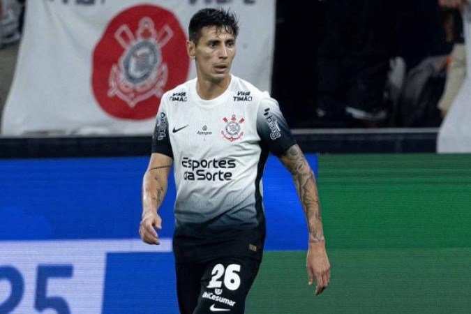 ANGILERI – Na defesa levou baile de Gerson e Wesley. Mas foi uma opção interessante no apoio, com qualidade nos cruzamentos. Um deles achou Carrillo livre. O gol não saiu por causa da bela defesa de Rossi. NOTA 4,0. Foto: Rodrigo Coca/Agência Corinthians