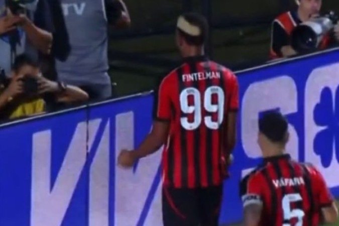 VITÃ?RIA - Foi superior na maior parte do jogo e mereceu mais o triunfo, o que nÃ£o aconteceu - Nota 7,0 - ReproduÃ§Ã£o